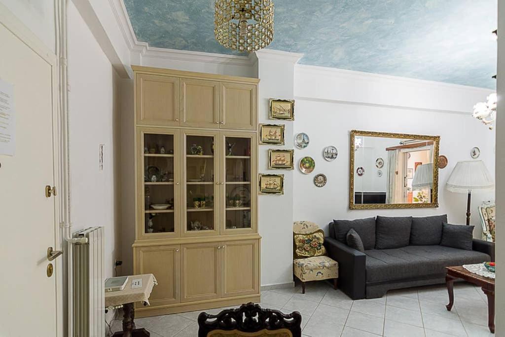 أثينا Vintage Style Apartment With Beautiful Backyard المظهر الخارجي الصورة