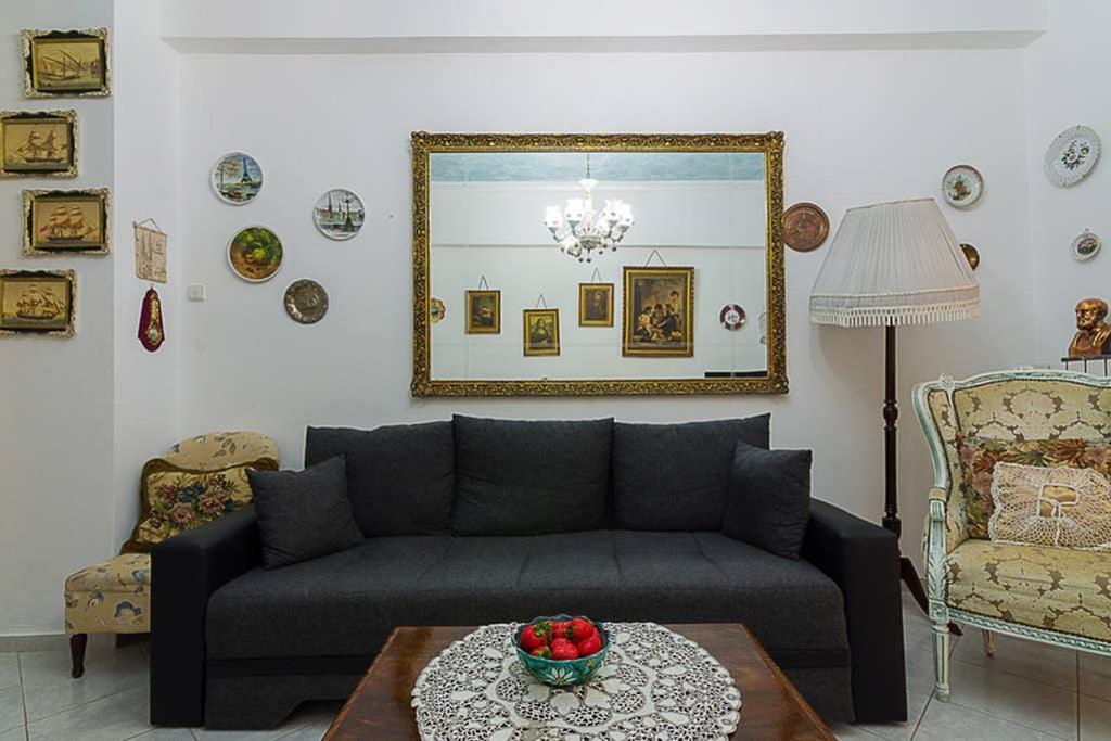 أثينا Vintage Style Apartment With Beautiful Backyard المظهر الخارجي الصورة